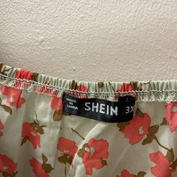 PLUS SIZE Milkmaid Floral Top - Fits US 18 - Picture 4 of 5